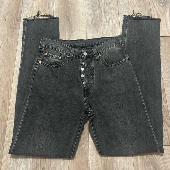 Levi's Black Frayed Ankle Jeans - Picture 2 of 2